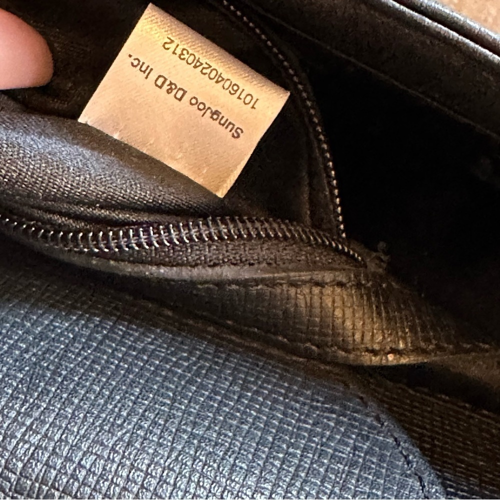 🔥Authentic Vintage MCM Small Black Saffiano Leather Tote Bag/ Flap Closure 🔥 - Picture 8 of 11
